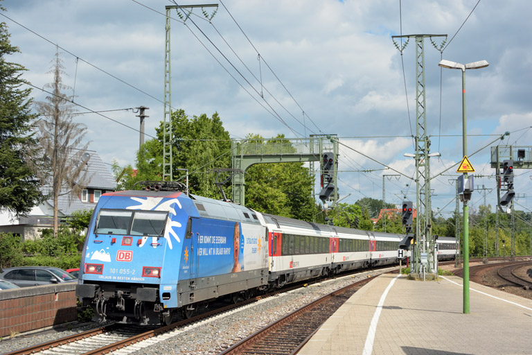 101 055 mit IC 183 bei km 16,6 (Juni 2017)