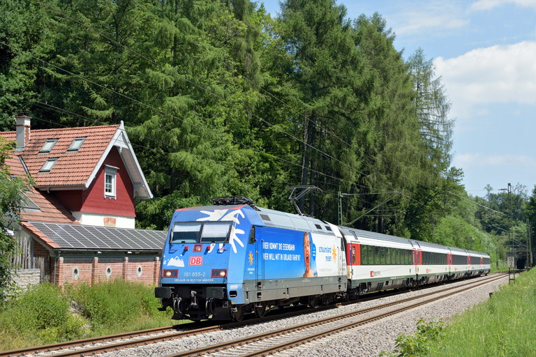 101 055 mit IC 185 bei km 18,2 (Juni 2017)
