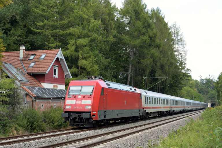 101 102 mit LPFT-A 77731 bei km 18,2 (September 2017)