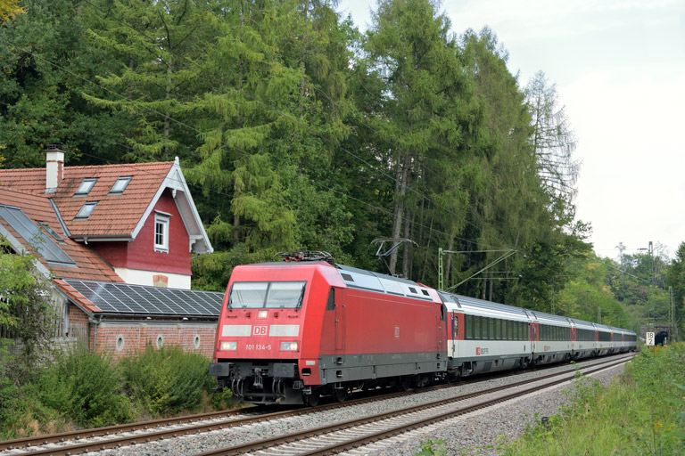 101 134 mit IC 187 bei km 18,2 (September 2017)