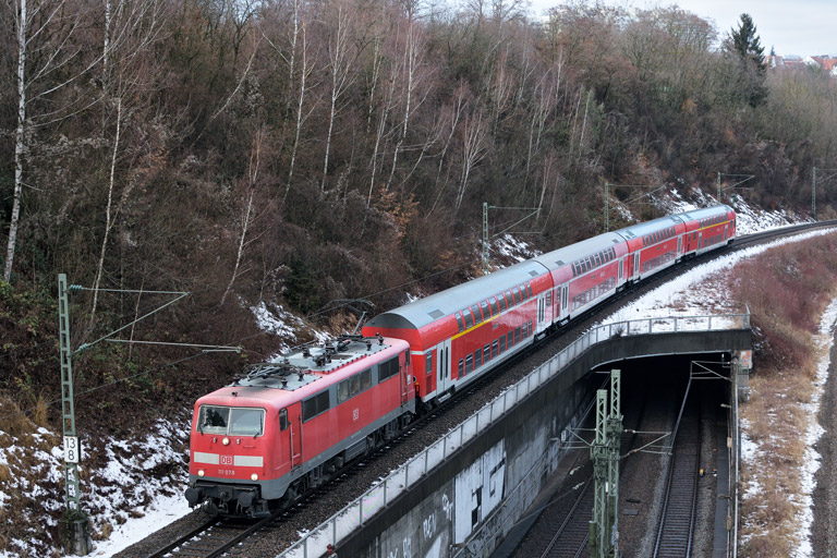 111 078 mit RE 19037 bei km 13,8 (Januar 2017)