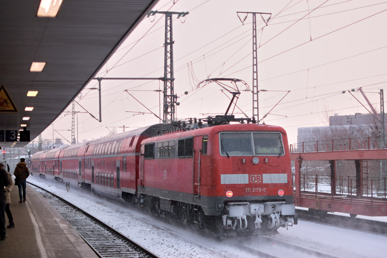 111 079 mit RE 19074 bei km 15,6 (Januar 2017)