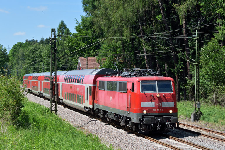 111 079 mit RE 19183 bei km 18,2 (Juni 2017)