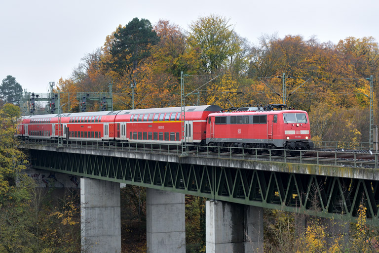 111 080 mit RE 19034 bei km 14,6 (November 2017)