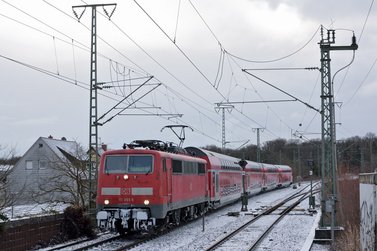 111 091 mit RE 19032 bei km 16,8 (Januar 2017)