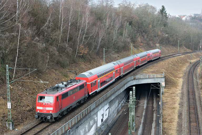 111 097 mit RE 19035 bei km 13,8 (Februar 2017)