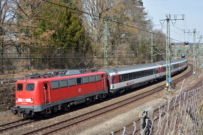 115 261 mit IC 185 bei km 14,8 (M&auml;rz 2017)