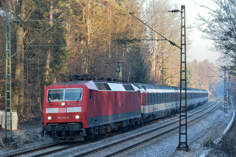 120 145 mit IC 187 bei km 18,6 (Januar 2017)