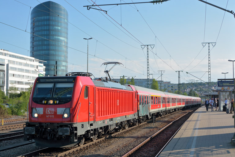 147 015 mit Lr 72904 bei km 15,8 (Juli 2017)