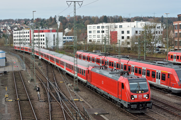 147 016 mit RE 19174 bei km 16,0 (November 2017)