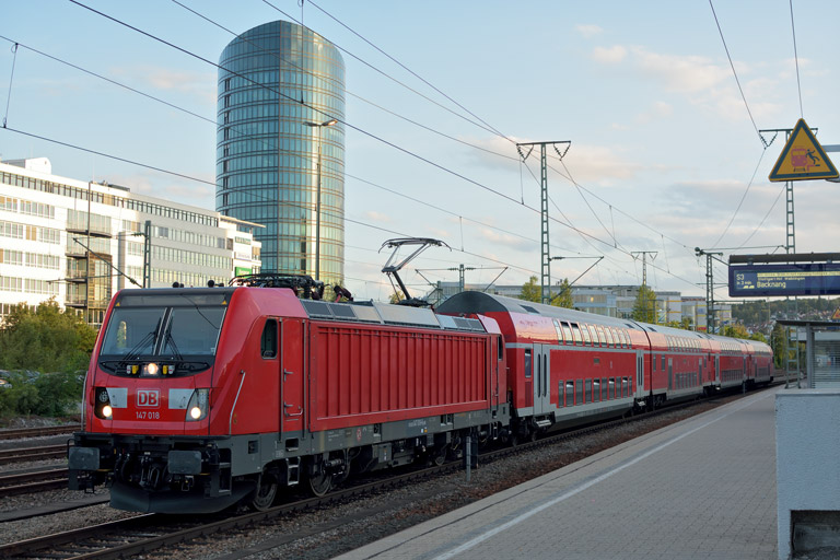147 018 mit RE 69652 bei km 15,6 (Juli 2017)