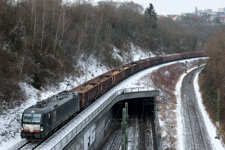 193 600 mit Bauz 79977 bei km 13,8 (Januar 2017)