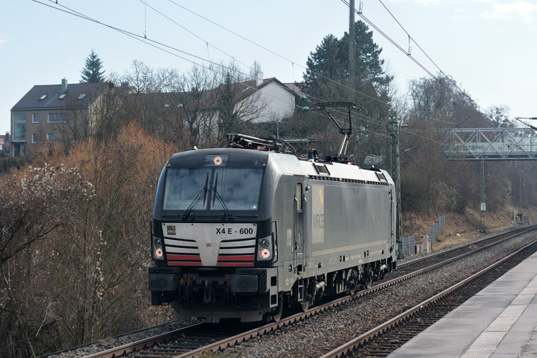 193 600 als Tfzf 75757 bei km 14,2 (Februar 2017)