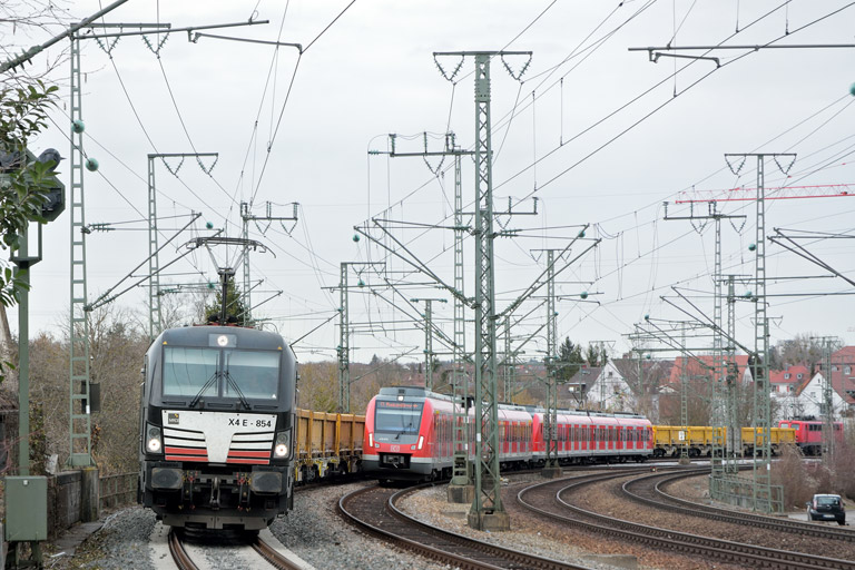 193 854 mit Bauz 75728 bei km 16,6 (M&auml;rz 2017)