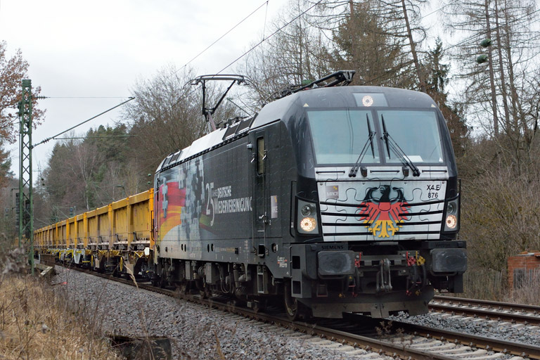 193 876 mit Bauz 91933 bei km 18,2 (Februar 2017)