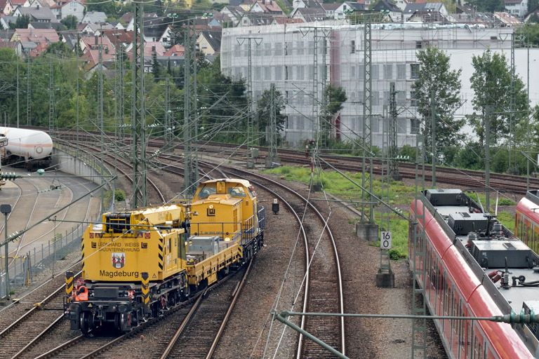LW 203.001 (ex-DR 202 390) bei km 16,0 (August 2017)