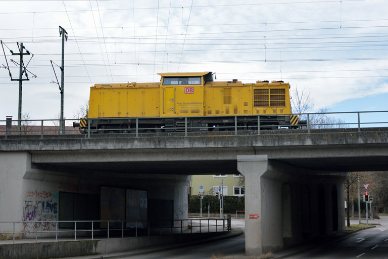203 313 als Tfzf 91998 bei km 16,4 (Februar 2017)