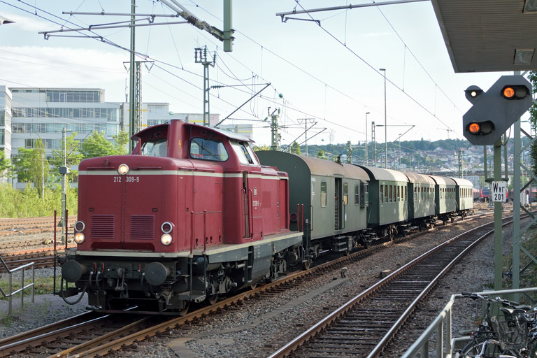 212 309 mit DPE 62216 bei km 15,8 (Juli 2017)