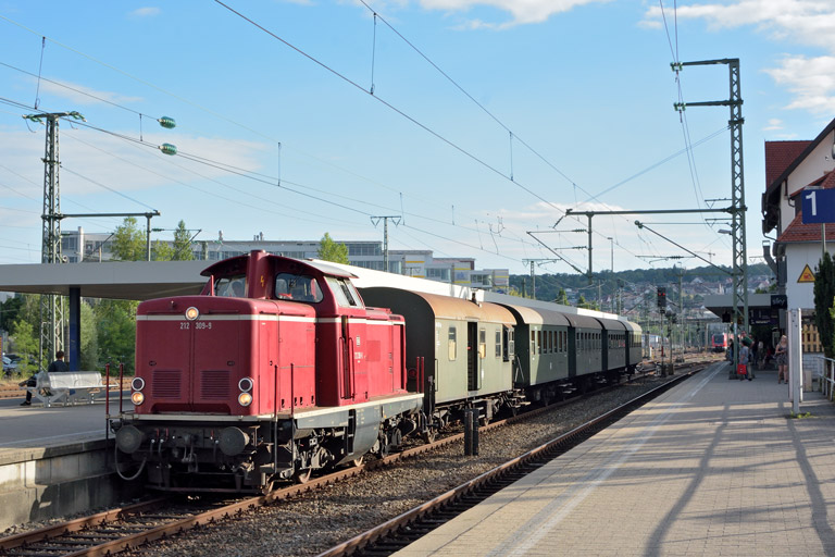 212 309 mit DPE 62216 bei km 15,6 (Juli 2017)