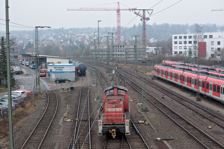 294 875 bei km 16,0 (Februar 2017)