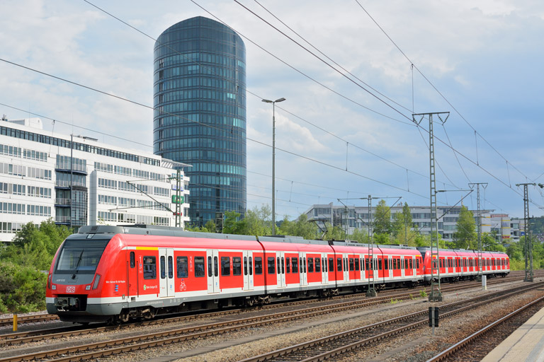 Baureihe 430 bei km 15,6 (Juni 2017)