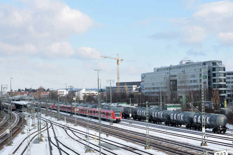 Baureihe 430 bei km 15,6 (Januar 2017)