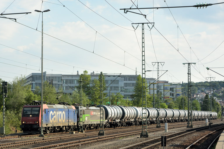 482 006 und 193 210 bei km 15,6 (Juli 2017)