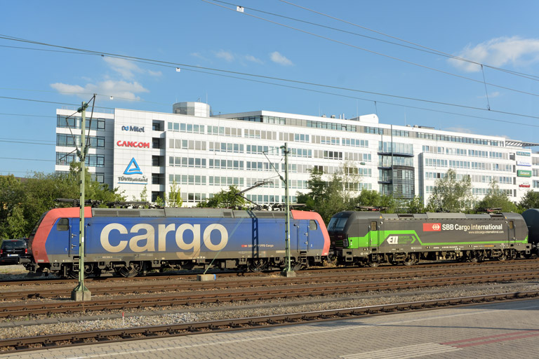 482 006 und 193 210 bei km 15,6 (Juli 2017)