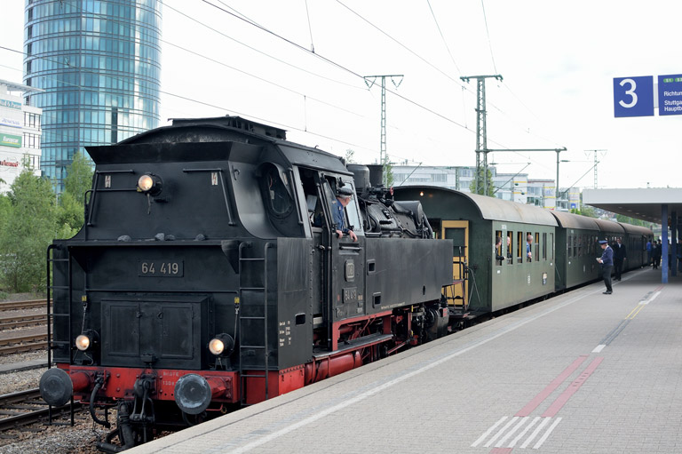 64 419 mit DPE 20991 bei km 15,8 (Mai 2017)