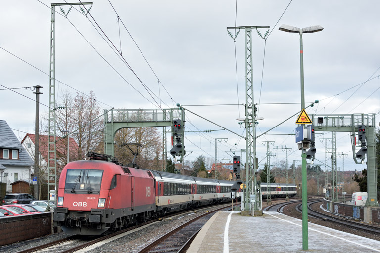 &Ouml;BB 1116 271 mit IC 185 bei km 16,6 (Dezember 2017)