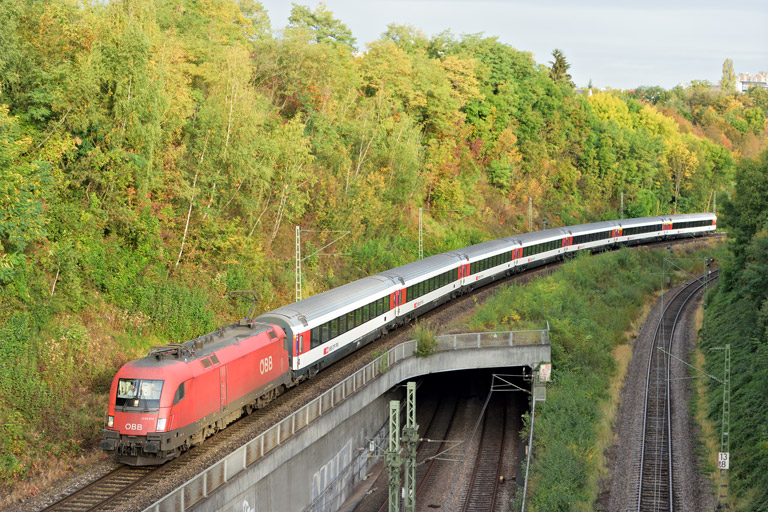 &Ouml;BB 1116 273 mit IC 181 bei km 13,8 (Oktober 2017)