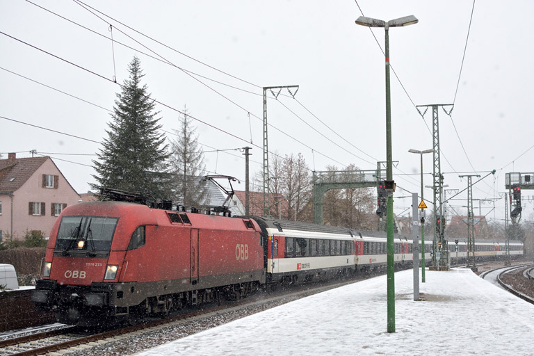 &Ouml;BB 1116 273 mit IC 185 bei km 16,6 (Dezember 2017)
