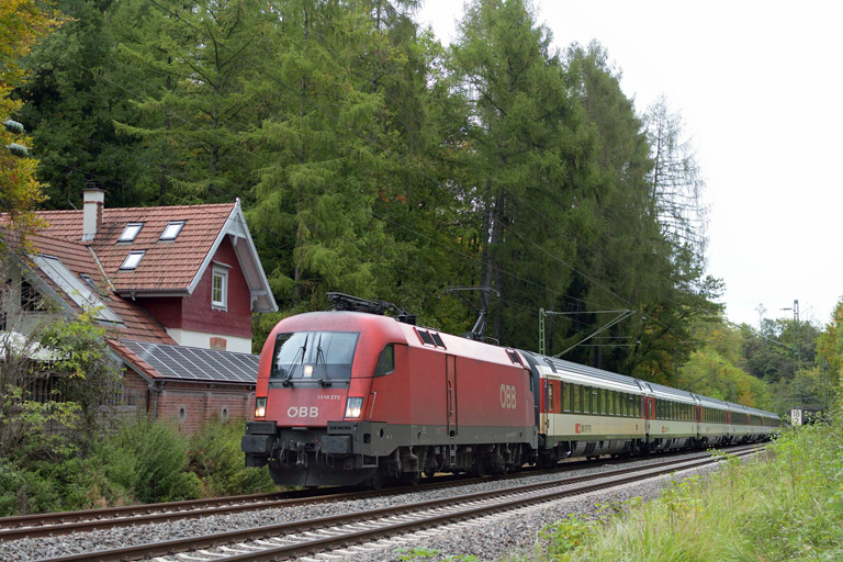 &Ouml;BB 1116 273 mit IC 281 bei km 18,2 (Oktober 2017)