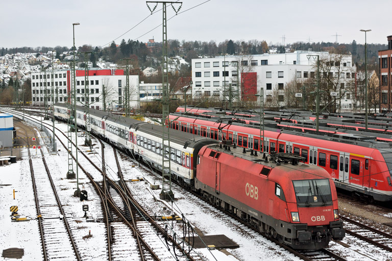 &Ouml;BB 1116 281 mit IC 284 bei km 16,0 (Dezember 2017)