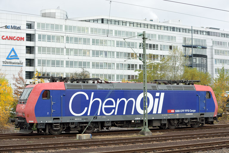 482 011 bei km 15,6 (November 2017)