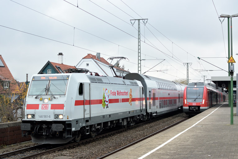 146 561 mit IC 2280/RE 52280 bei km 16,6 (Dezember 2018)