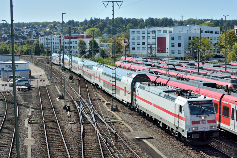 146 566 mit IC 2388/RE 52388 bei km 16,0 (September 2018)