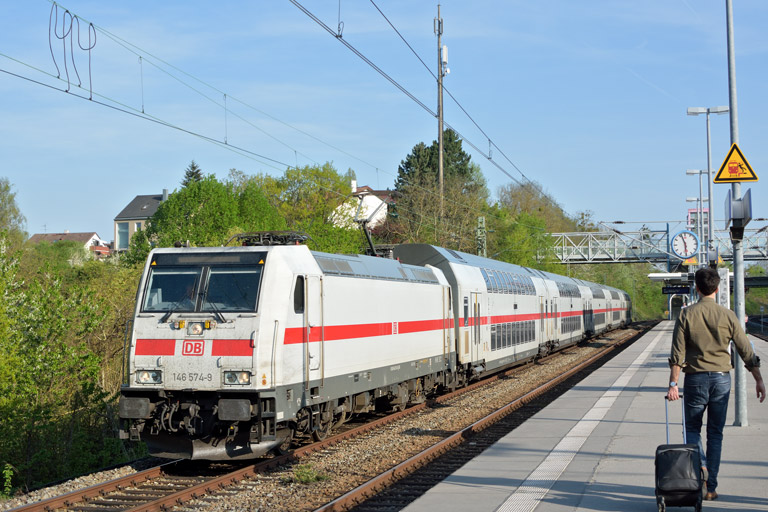 146 574 mit FbZ 2476 bei km 14,2 (April 2018)