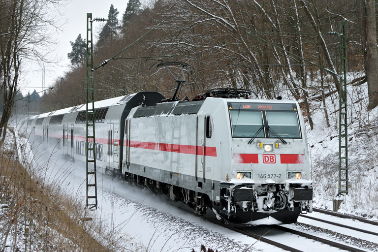 146 577 mit IC 2280/RE 52280 bei km 18,8 (M&auml;rz 2018)