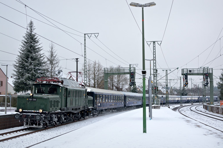194 088 mit DPF 62092 bei km 16,8 (Dezember 2018)