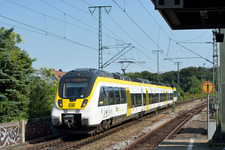 3442 213 als RE 17542 bei km 16,8 (Juli 2018)
