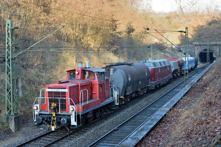 363 689 mit DLr 1895 bei km 18,0 (November 2018)