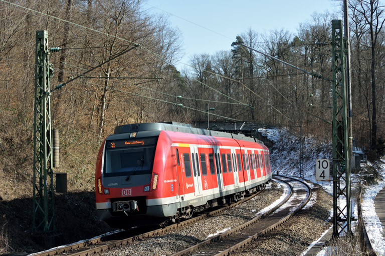 430 015 als S1 bei km 10,4 (Februar 2018)