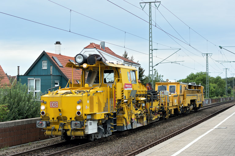 Gleisstopfmaschinenzug bei km 16,8 (September 2018)