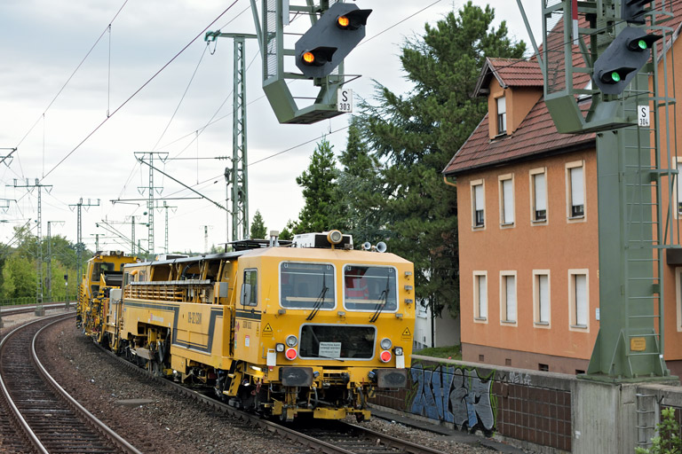 Gleisstopfmaschinenzug bei km 16,6 (September 2018)
