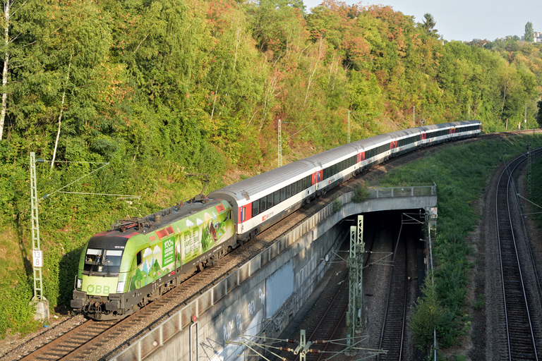 &Ouml;BB 1016 020 mit IC 183 bei km 13,8 (September 2018)