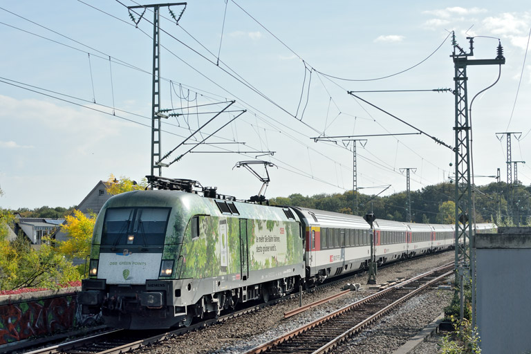 &Ouml;BB 1016 023 mit IC 280 bei km 16,8 (Oktober 2018)