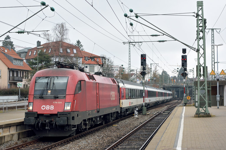 &Ouml;BB 1016 024 mit IC 187 bei km 15,6 (Januar 2018)
