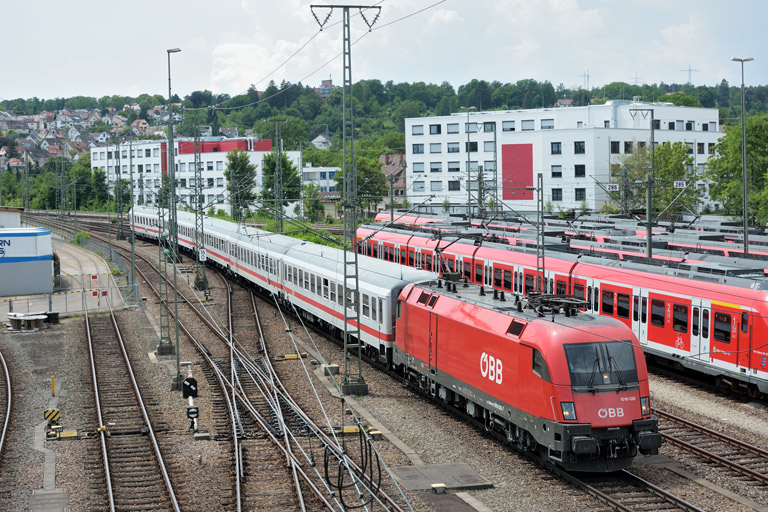 &Ouml;BB 1016 026 mit IC 2230 bei km 16,0 (Mai 2018)