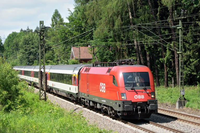 &Ouml;BB 1016 026 mit IC 282 bei km 18,2 (Juni 2018)